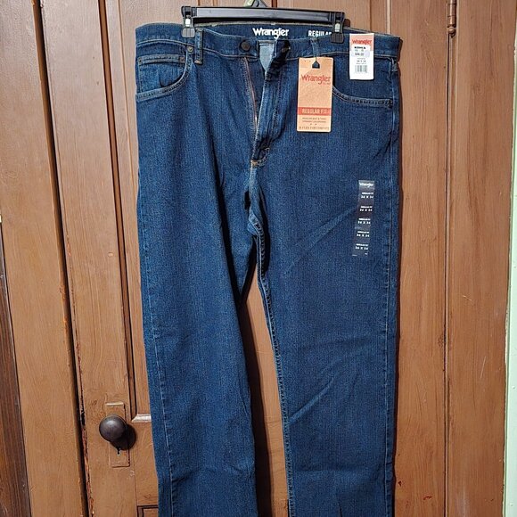 Wrangler Regular Fit Straight Leg NWT 36x34 Mens - Picture 1 of 4